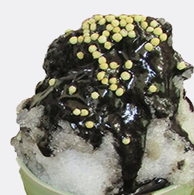 黒ごま餡のかき氷と串だんご
